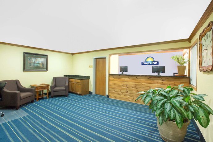 Imagen de los interiores del Hotel Days Inn by Wyndham Grand Island. Foto 16