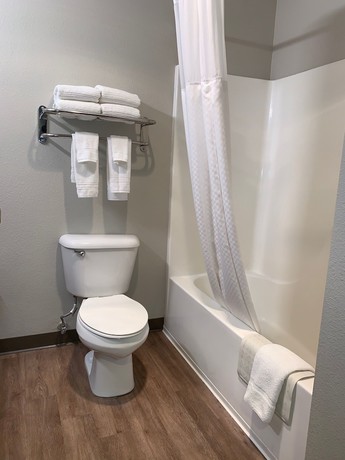 Imagen de la habitación del Hotel Days Inn by Wyndham Hayward Airport. Foto 8