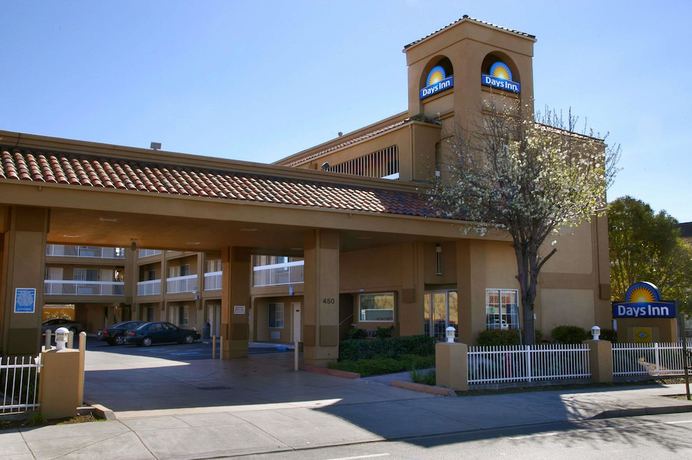 Imagen general del Hotel Days Inn by Wyndham Hayward Airport. Foto 2