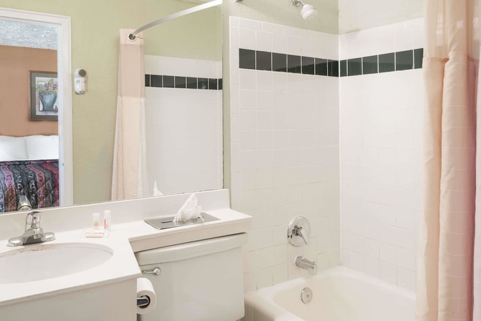 Imagen de la habitación del Hotel Days Inn by Wyndham Henrietta/Rochester Area. Foto 9
