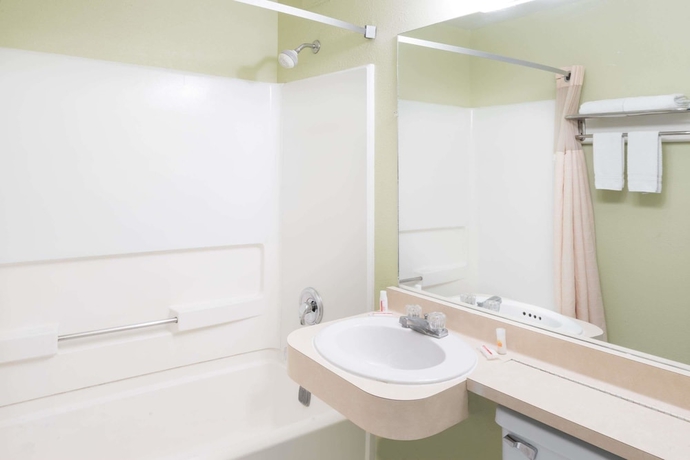 Imagen de la habitación del Hotel Days Inn by Wyndham Henrietta/Rochester Area. Foto 12
