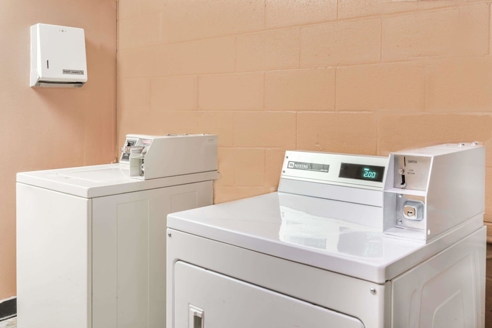 Imagen de los interiores del Hotel Days Inn by Wyndham Henrietta/Rochester Area. Foto 15