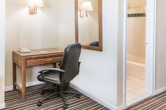 Imagen de los interiores del Hotel Days Inn by Wyndham Henrietta/Rochester Area. Foto 16