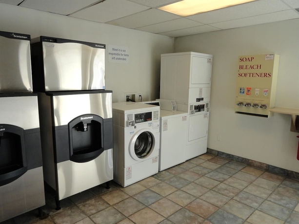 Imagen de los interiores del Hotel Days Inn by Wyndham Indianapolis South. Foto 12
