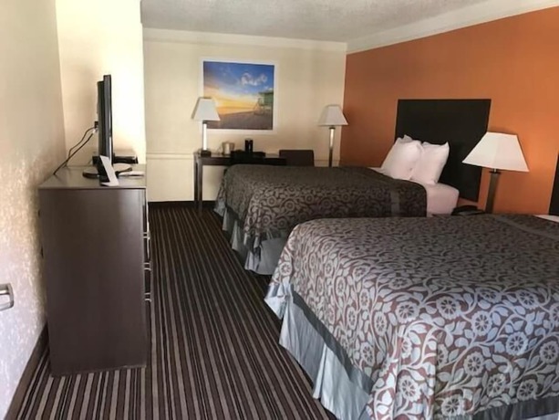 Imagen de la habitación del Hotel Days Inn by Wyndham Jacksonville Baymeadows. Foto 6