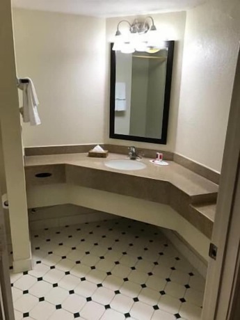 Imagen de la habitación del Hotel Days Inn by Wyndham Jacksonville Baymeadows. Foto 8