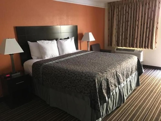 Imagen de la habitación del Hotel Days Inn by Wyndham Jacksonville Baymeadows. Foto 11