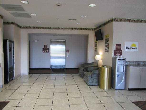Imagen de los interiores del Hotel Days Inn by Wyndham Jefferson City. Foto 16