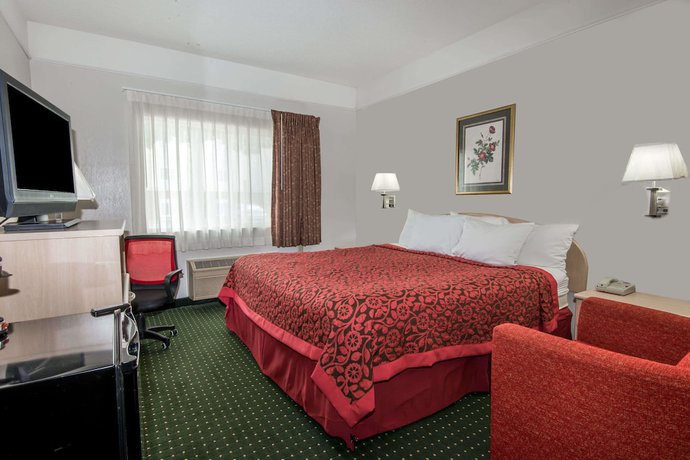 Imagen de la habitación del Hotel Days Inn by Wyndham Kansas City International Airport. Foto 2