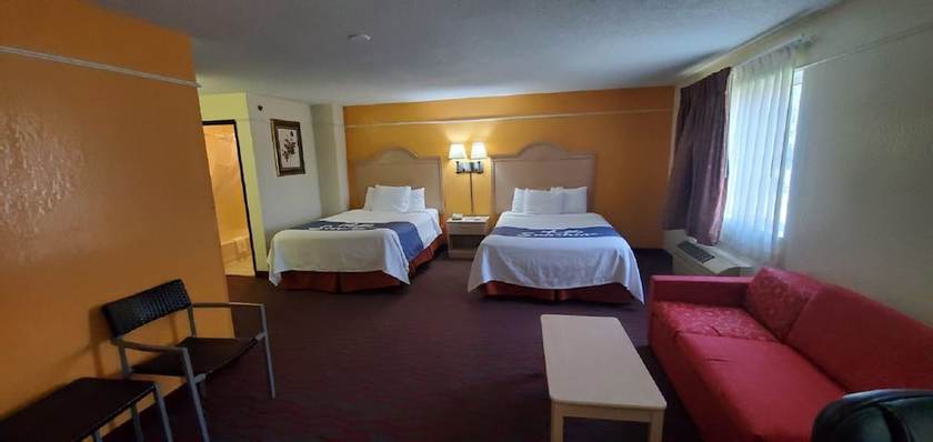 Imagen de la habitación del Hotel Days Inn by Wyndham Kansas City International Airport. Foto 3