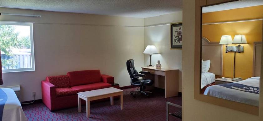 Imagen de la habitación del Hotel Days Inn by Wyndham Kansas City International Airport. Foto 4