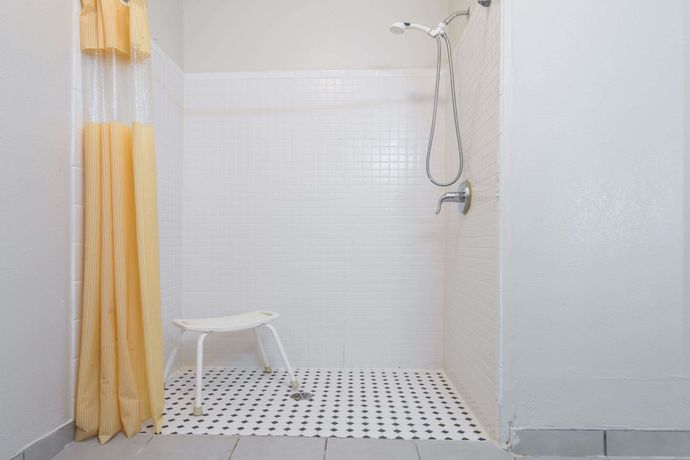 Imagen de la habitación del Hotel Days Inn by Wyndham Kansas City International Airport. Foto 7