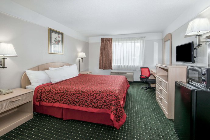 Imagen de la habitación del Hotel Days Inn by Wyndham Kansas City International Airport. Foto 12