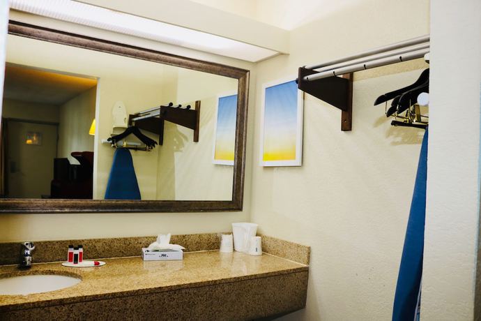 Imagen de la habitación del Hotel Days Inn by Wyndham Kenner/New Orleans Airport South. Foto 5