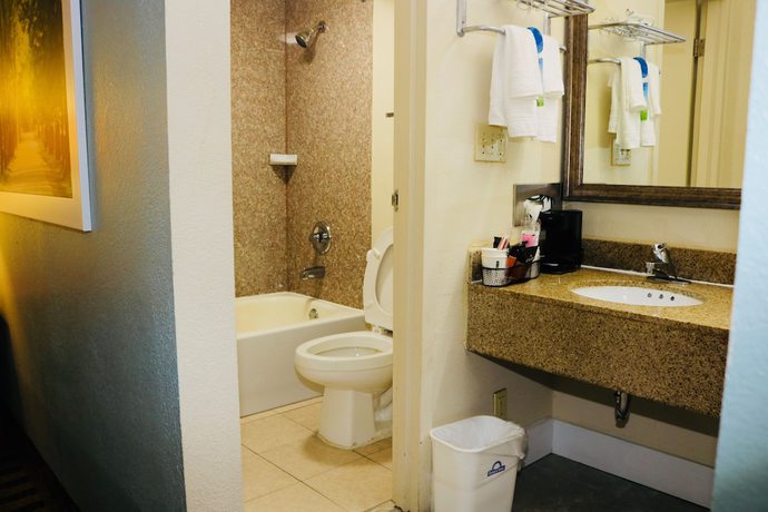 Imagen de la habitación del Hotel Days Inn by Wyndham Kenner/New Orleans Airport South. Foto 10