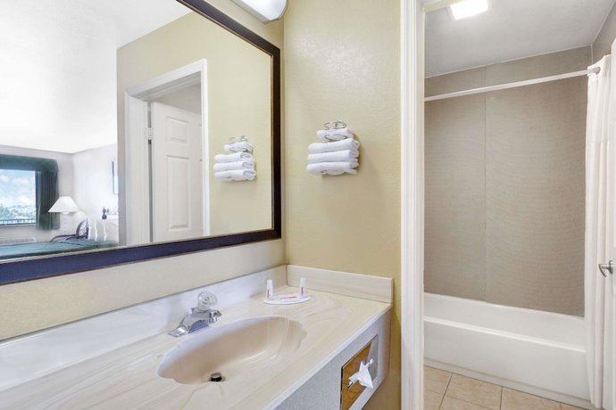 Imagen de la habitación del Hotel Days Inn by Wyndham Kingman East. Foto 8