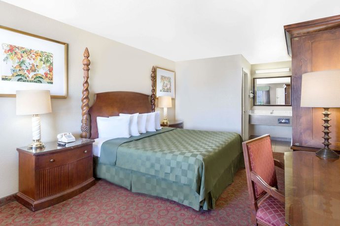 Imagen de la habitación del Hotel Days Inn by Wyndham Kingman East. Foto 10