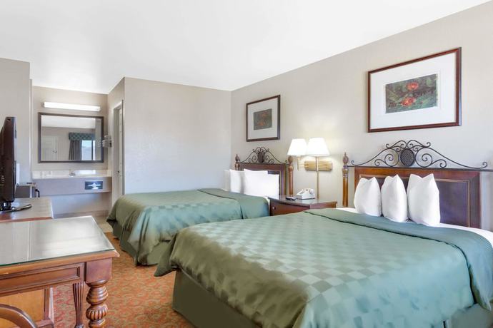 Imagen de la habitación del Hotel Days Inn by Wyndham Kingman East. Foto 12