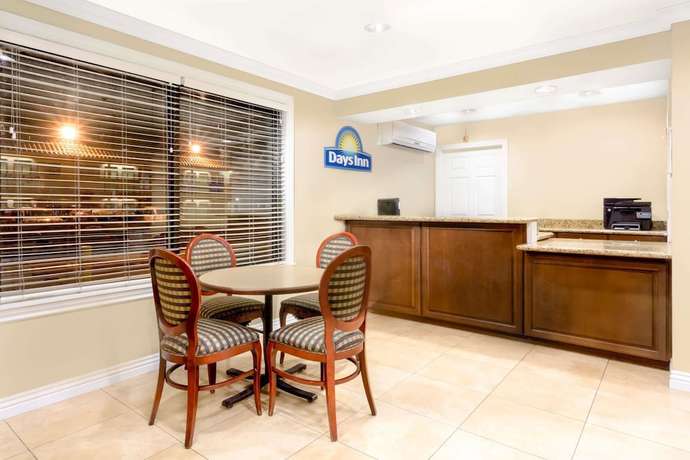 Imagen del bar/restaurante del Hotel Days Inn by Wyndham Kingman East. Foto 3