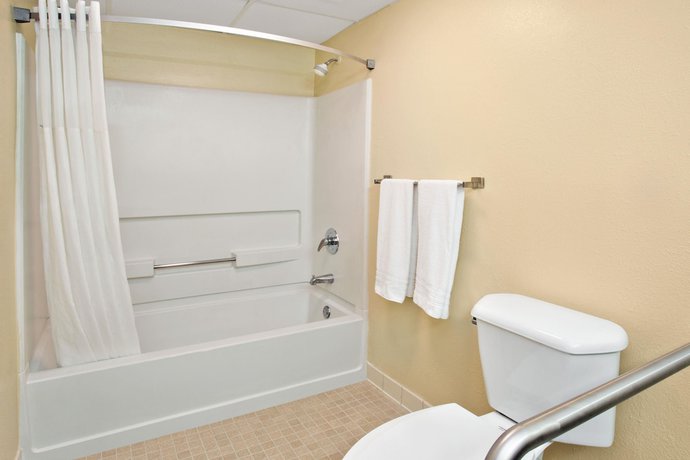 Imagen de la habitación del Hotel Days Inn by Wyndham Ladson Summerville Charleston. Foto 9