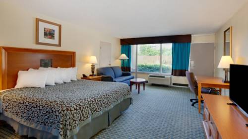 Imagen de la habitación del Hotel Days Inn by Wyndham Lafayette Near Lafayette Airport. Foto 10