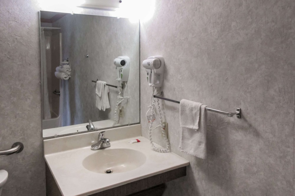 Imagen de la habitación del Hotel Days Inn by Wyndham Liverpool/Syracuse. Foto 12