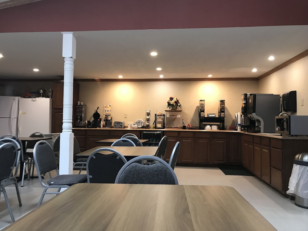 Imagen del bar/restaurante del Hotel Days Inn by Wyndham Liverpool/Syracuse. Foto 5