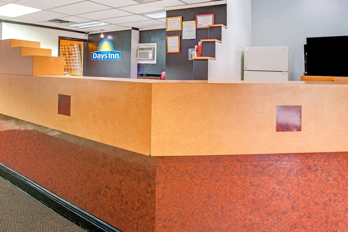 Imagen de los interiores del Hotel Days Inn by Wyndham Livonia Canton Detroit. Foto 18