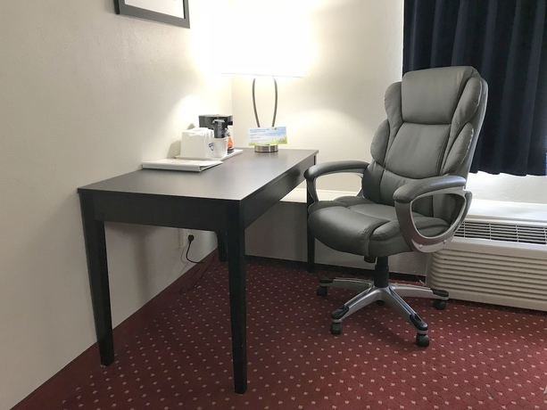 Imagen de la habitación del Hotel Days Inn by Wyndham Livonia Canton Detroit. Foto 10