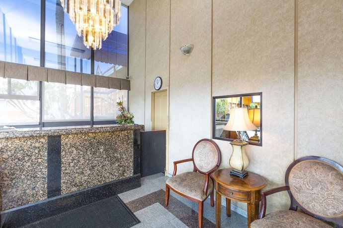 Imagen de los interiores del Hotel Days Inn by Wyndham Los Angeles LAX Airport Stadium Area. Foto 16