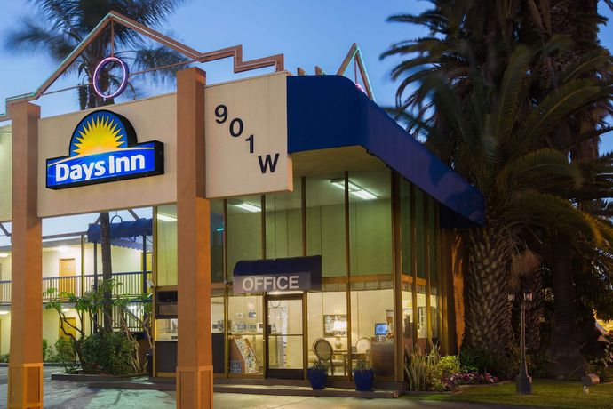 Imagen general del Hotel Days Inn by Wyndham Los Angeles LAX Airport Stadium Area. Foto 3