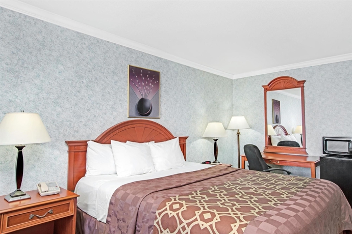 Imagen de la habitación del Hotel Days Inn by Wyndham Los Angeles LAX/South Bay/Beach City LA. Foto 7