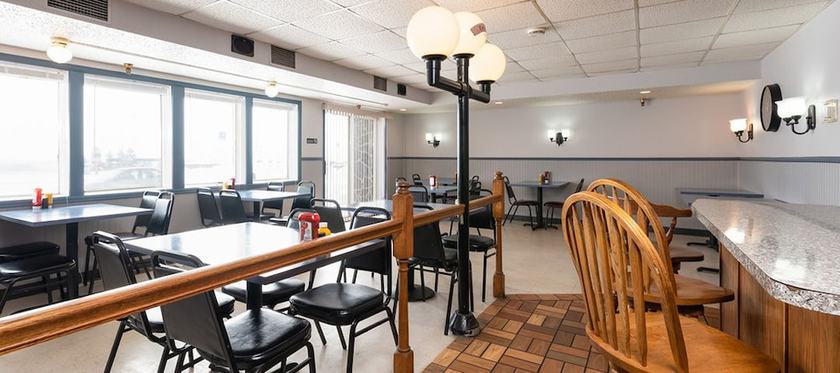 Imagen del bar/restaurante del Hotel Days Inn by Wyndham Mandan Bismarck Area. Foto 4