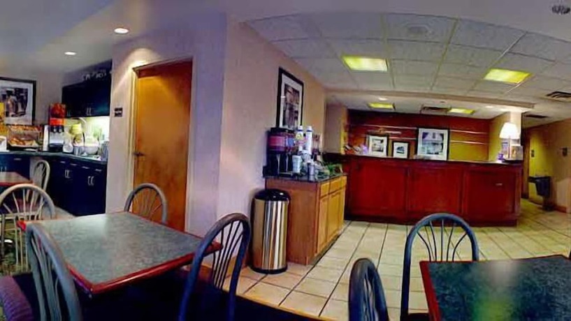 Imagen del bar/restaurante del Hotel Days Inn by Wyndham Marianna. Foto 2