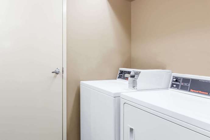 Imagen de los interiores del Hotel Days Inn by Wyndham Marianna. Foto 15