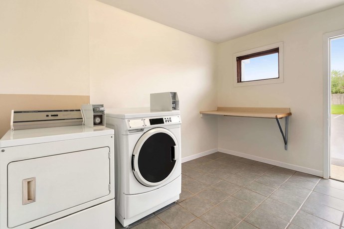Imagen de los interiores del Hotel Days Inn by Wyndham Middletown/Newport Area. Foto 15