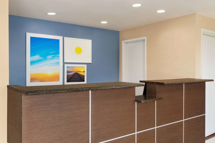 Imagen de los interiores del Hotel Days Inn by Wyndham Middletown/Newport Area. Foto 16