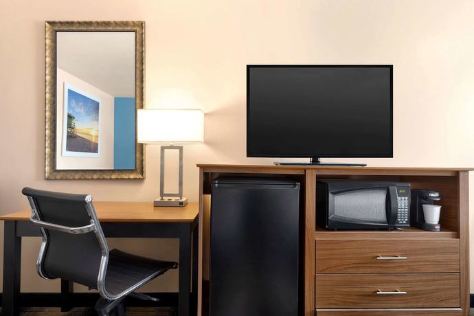 Imagen de la habitación del Hotel Days Inn by Wyndham Middletown/Newport Area. Foto 13