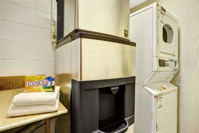 Imagen de los interiores del Hotel Days Inn by Wyndham Monticello. Foto 13
