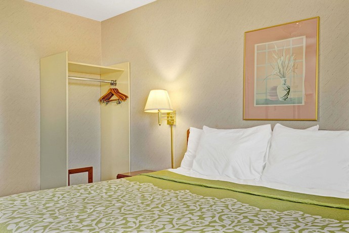 Imagen de la habitación del Hotel Days Inn by Wyndham Monticello. Foto 6