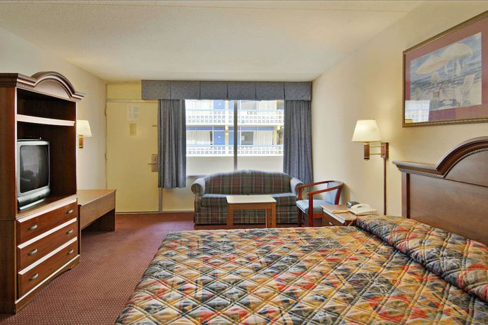 Imagen de la habitación del Hotel Days Inn by Wyndham Myrtle Beach-Beach Front. Foto 8