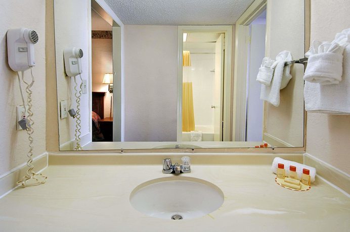 Imagen de la habitación del Hotel Days Inn by Wyndham Myrtle Beach-Beach Front. Foto 10