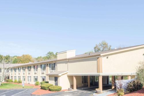 Imagen general del Hotel Days Inn by Wyndham Mystic. Foto 1