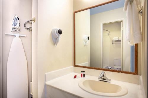 Imagen de la habitación del Hotel Days Inn by Wyndham Mystic. Foto 6
