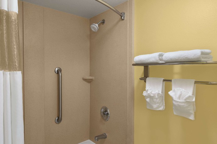Imagen de la habitación del Hotel Days Inn by Wyndham N Orlando/Casselberry. Foto 11