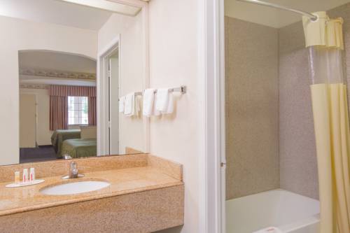 Imagen de la habitación del Hotel Days Inn by Wyndham Nacogdoches/SFA University/Downtown. Foto 7