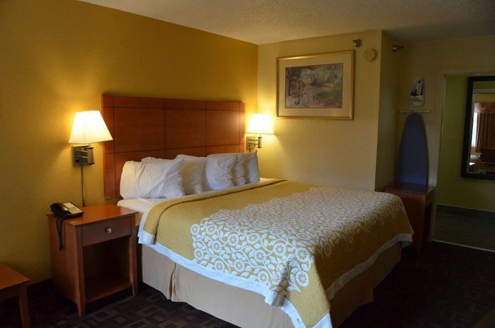 Imagen de la habitación del Hotel Days Inn by Wyndham Nashville Airport. Foto 3