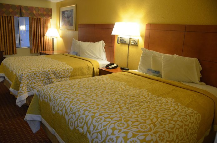 Imagen de la habitación del Hotel Days Inn by Wyndham Nashville Airport. Foto 10