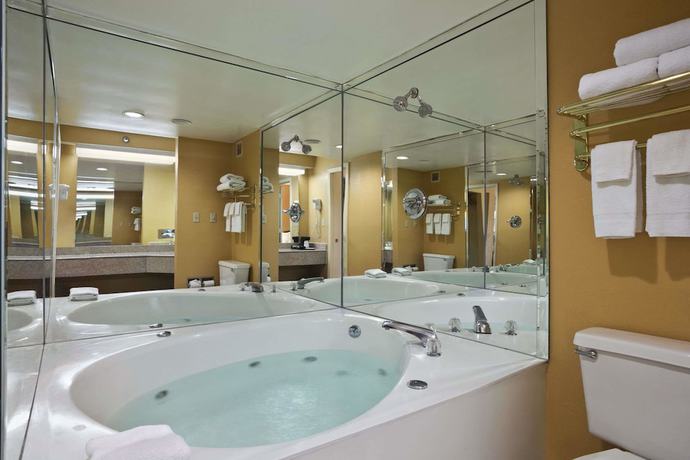 Imagen de la habitación del Hotel Days Inn by Wyndham Nashville Airport. Foto 12