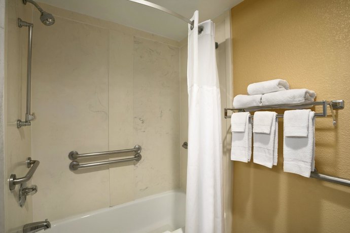 Imagen de la habitación del Hotel Days Inn by Wyndham Nashville Airport. Foto 13